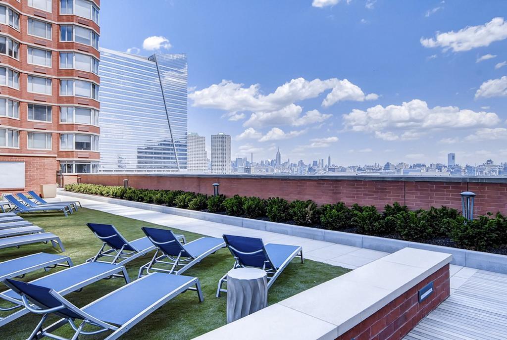 Global Luxury Suites At Newport Jersey City Exterior foto